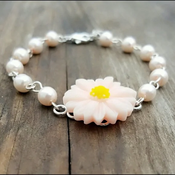 Daisy Pale Pink Buttery Bracelets 2 Piece Set New - Picture 2 of 8